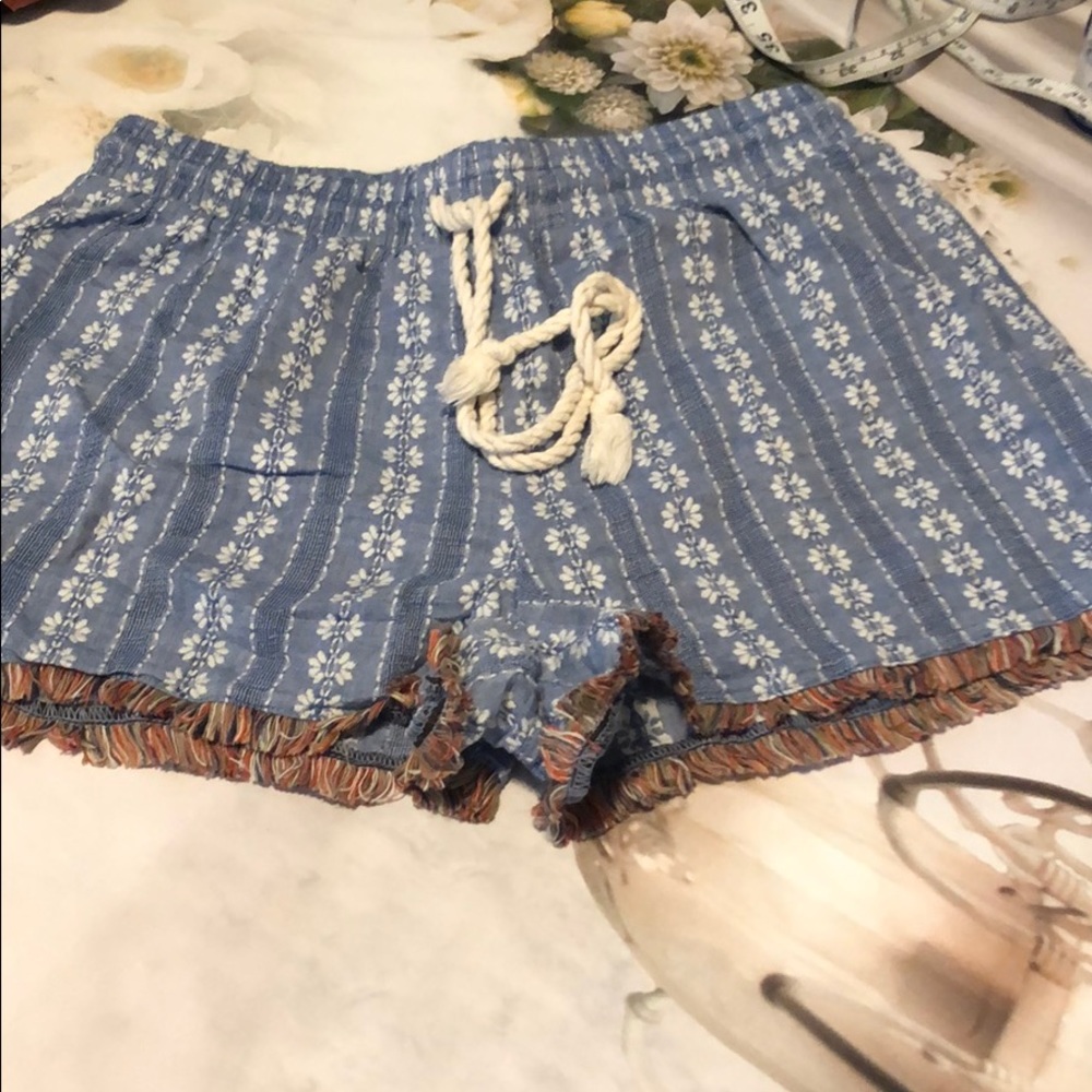 Used shorts size M - Picture 1 of 8